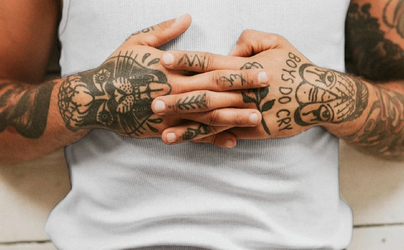 Epilazione laser e tatuaggi: cosa sapere